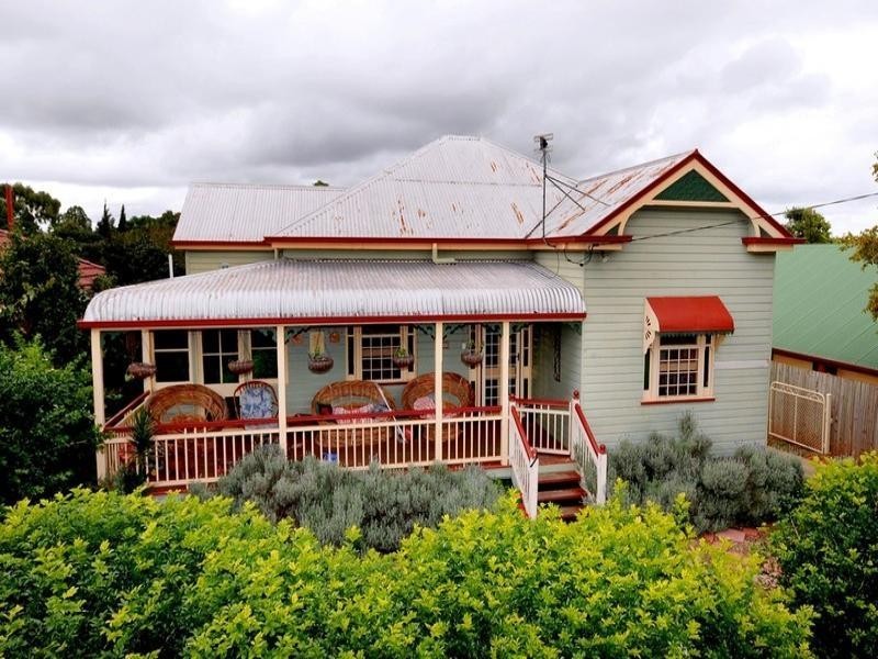 20 Robinson Street, North Toowoomba QLD 4350