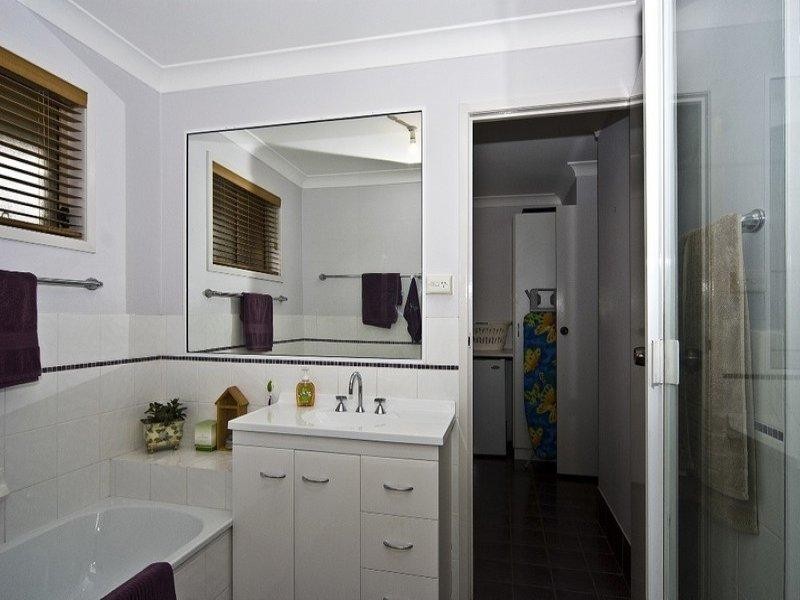 25 Jellicoe Street, Mount Lofty QLD 4350