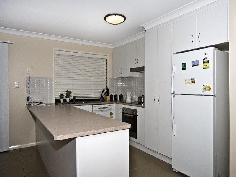 2/4 Nabiac Close, Kearneys Spring QLD 4350