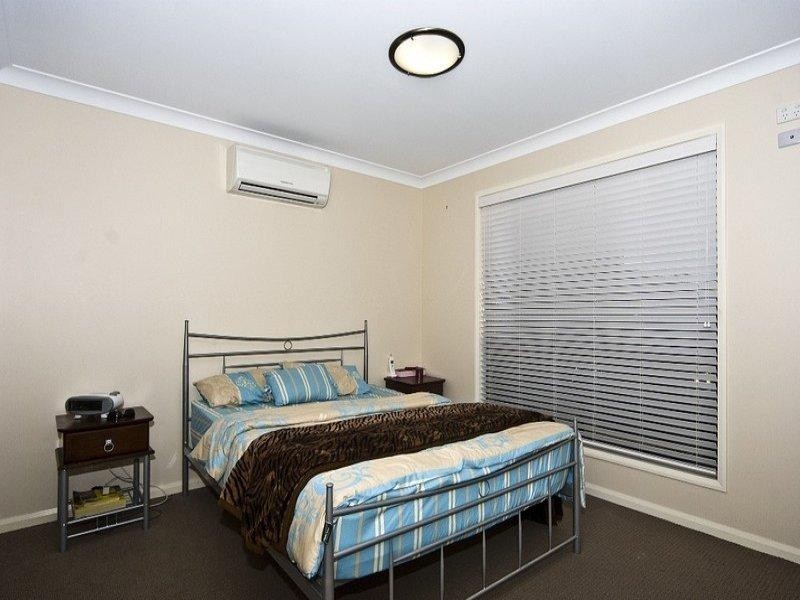 2/4 Nabiac Close, Kearneys Spring QLD 4350