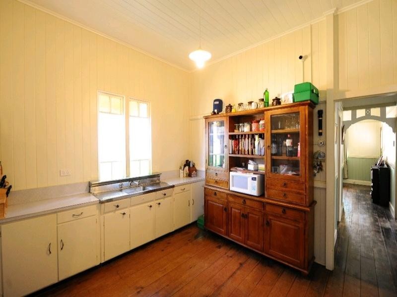 32 Isaac Street, North Toowoomba QLD 4350