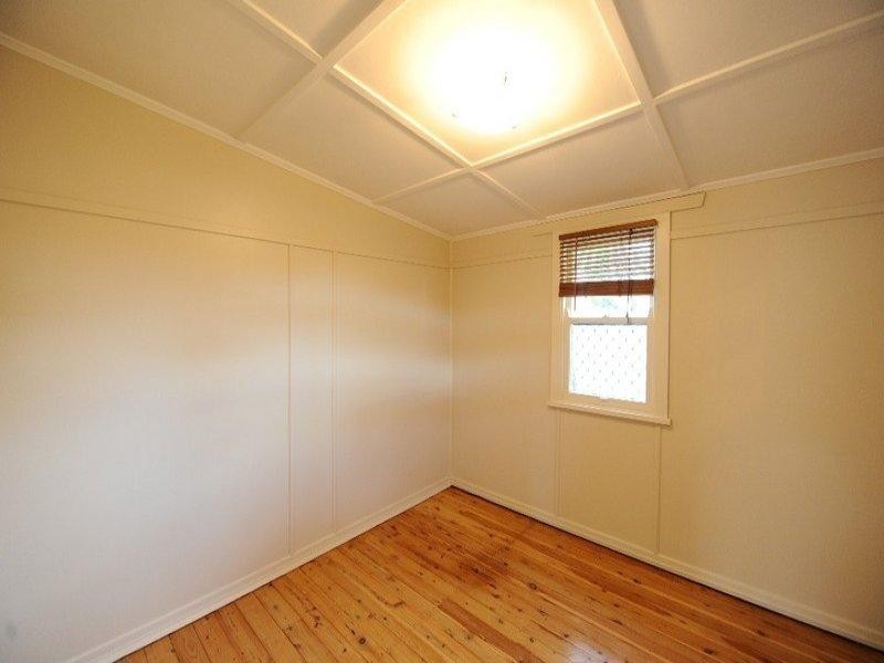 7 Hursley Road, Newtown QLD 4350