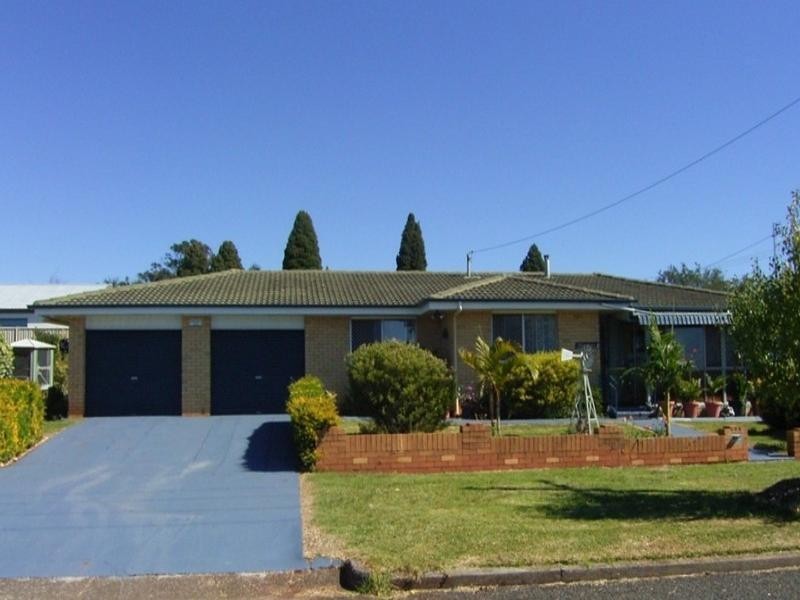 204 Alderley Street, Centenary Heights QLD 4350