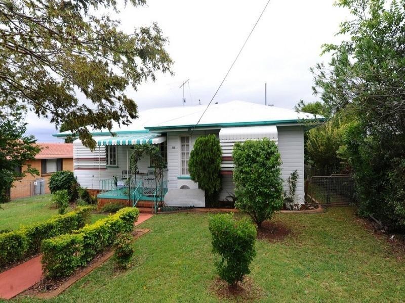18 Hillside Street, Newtown QLD 4350