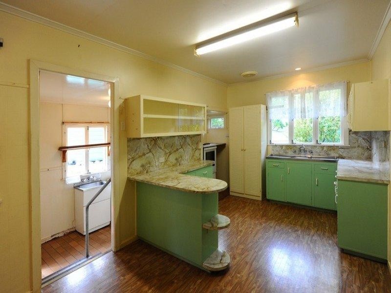 18 Hillside Street, Newtown QLD 4350