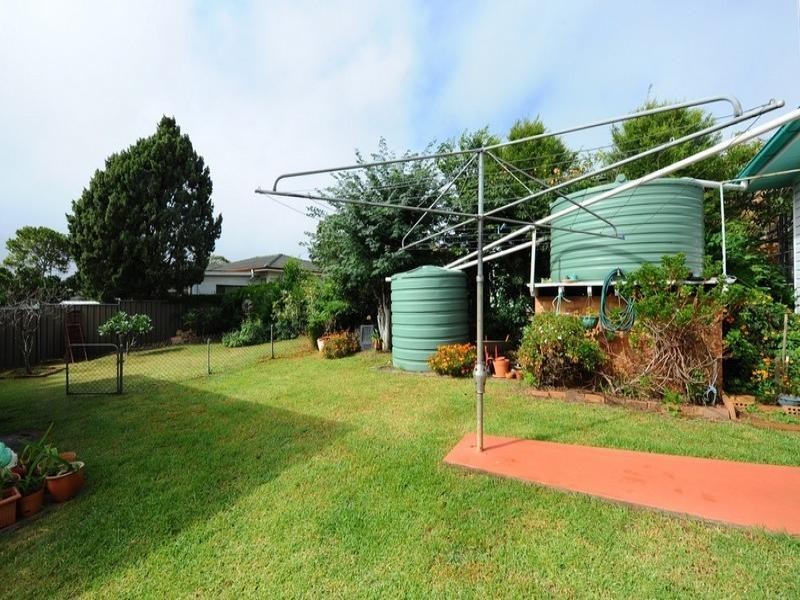 18 Hillside Street, Newtown QLD 4350