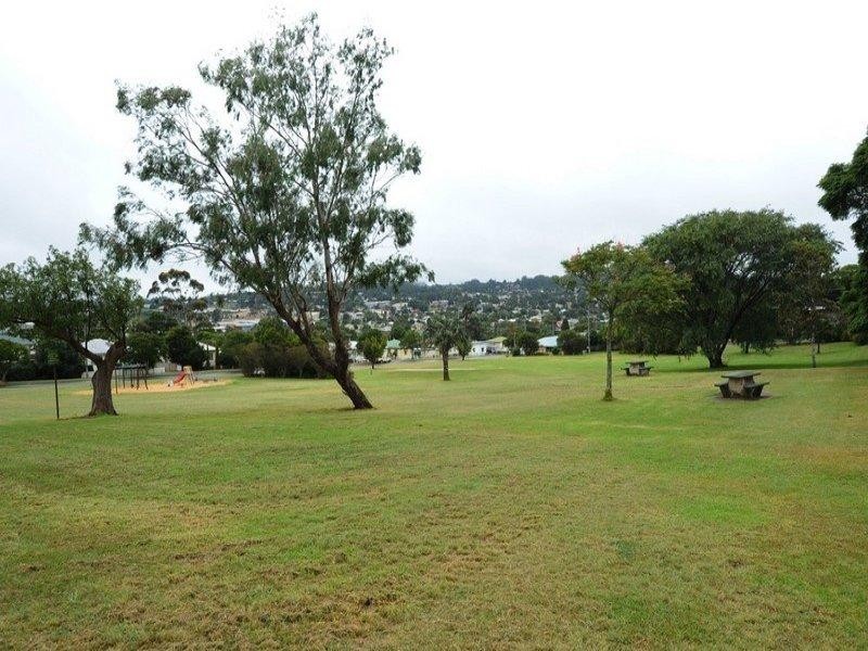 18 Hillside Street, Newtown QLD 4350