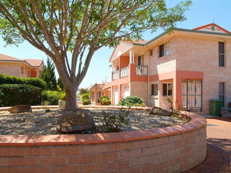 9/484 West Street, Kearneys Spring QLD 4350