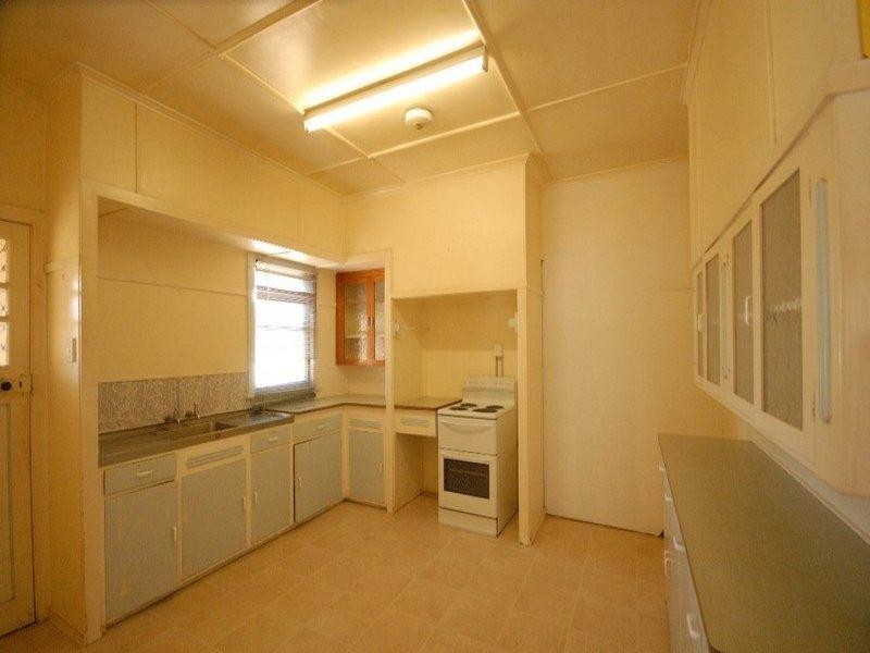 119 Hill Street, Newtown QLD 4305