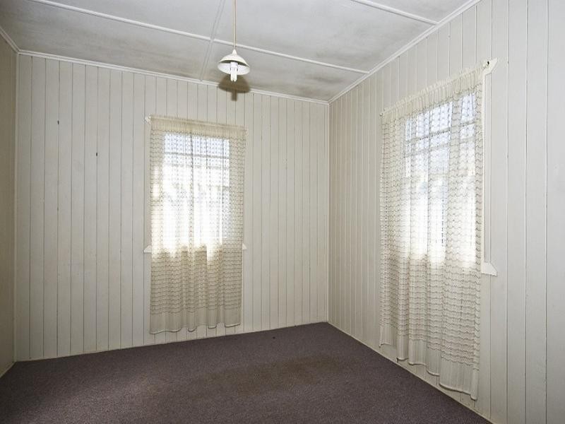 4 Seaton Street, South Toowoomba QLD 4350