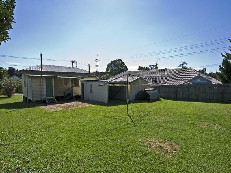 4 Seaton Street, South Toowoomba QLD 4350