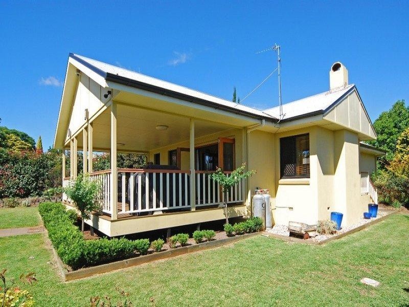 2 Wyndham Street, North Toowoomba QLD 4350