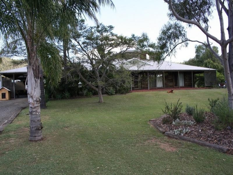 8 Vista Court, Withcott QLD 4352