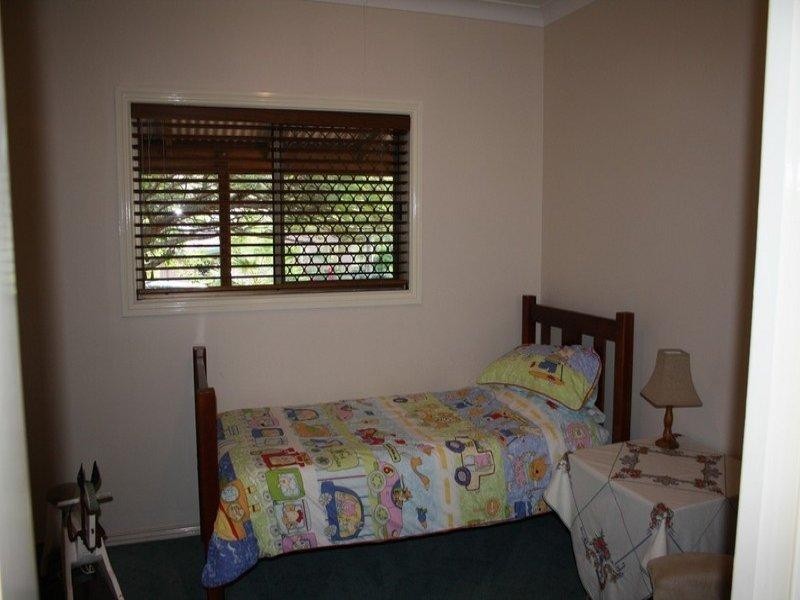 8 Vista Court, Withcott QLD 4352