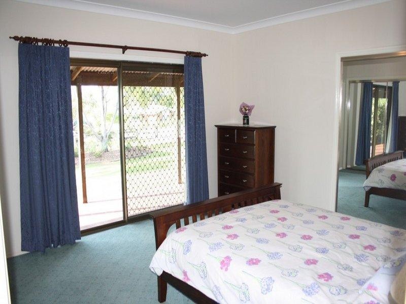 8 Vista Court, Withcott QLD 4352