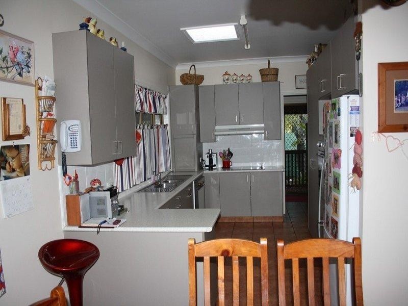 8 Vista Court, Withcott QLD 4352