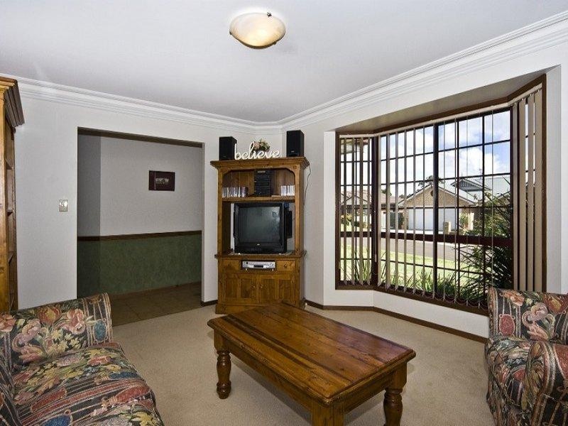 12 Sweetapple Crescent, Centenary Heights QLD 4350