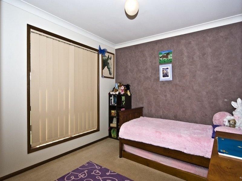 12 Sweetapple Crescent, Centenary Heights QLD 4350