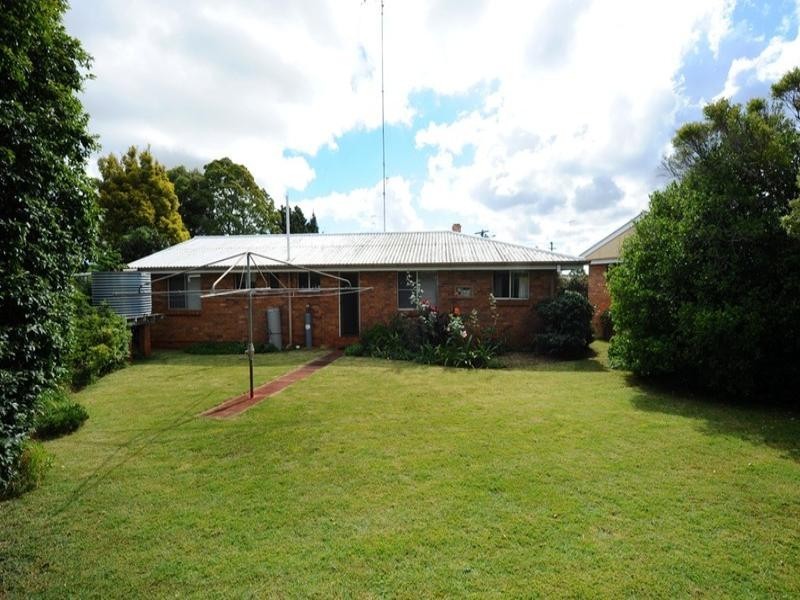 10 Merryl Street, South Toowoomba QLD 4350