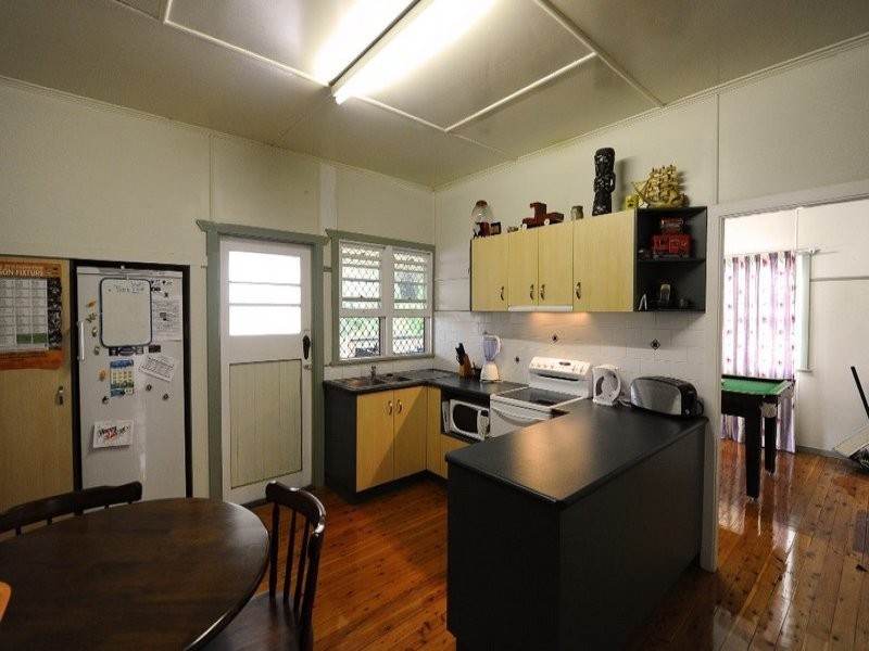 77 Stephen Street, Harristown QLD 4350