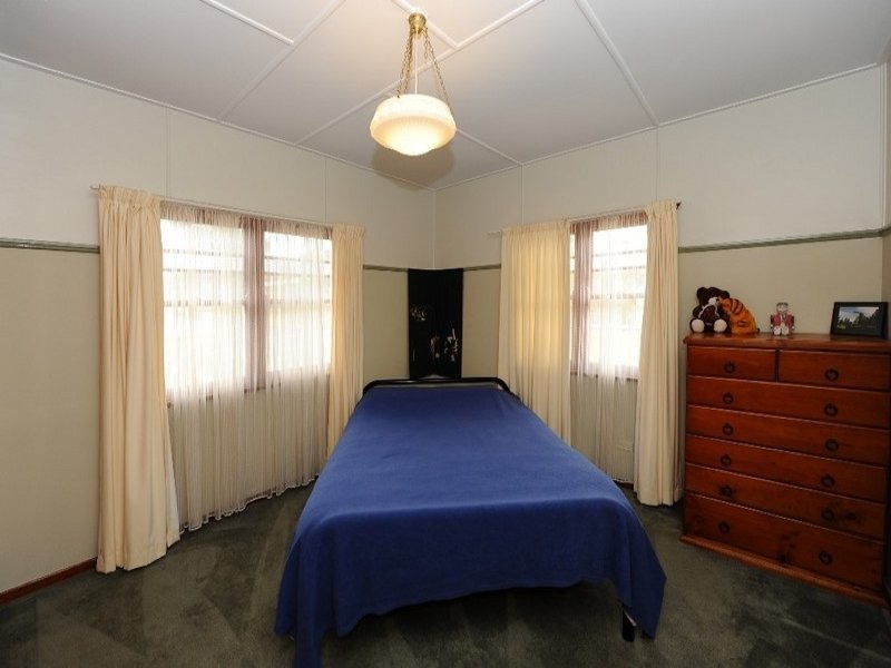 77 Stephen Street, Harristown QLD 4350