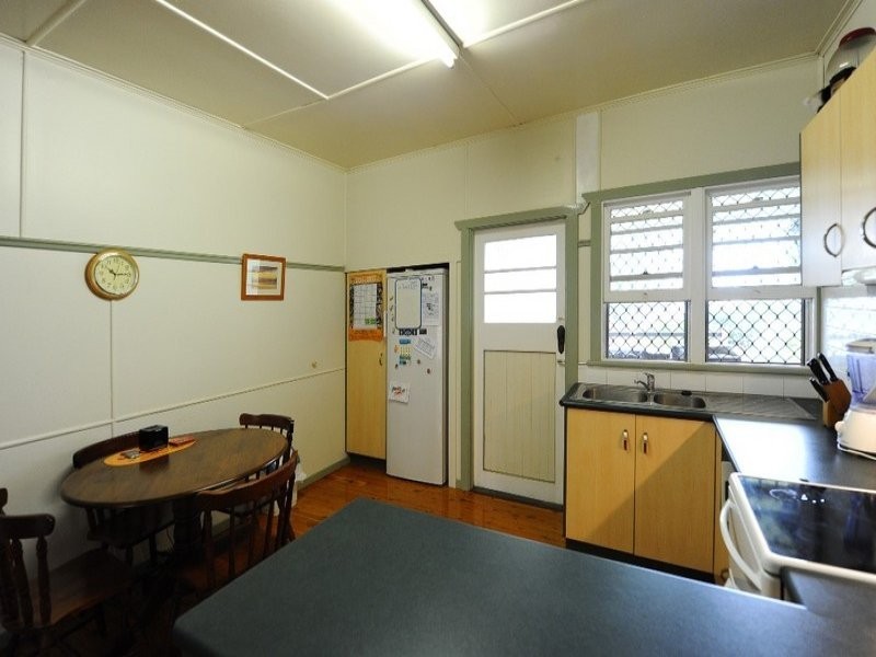 77 Stephen Street, Harristown QLD 4350