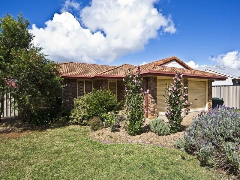 19 Hennenlotter Court, Kearneys Spring QLD 4350