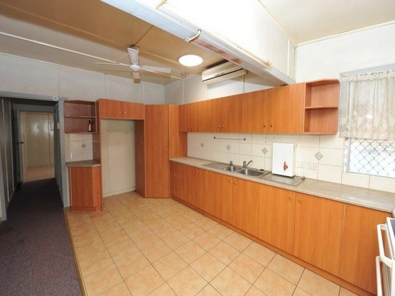 595 South Street, Glenvale QLD 4350