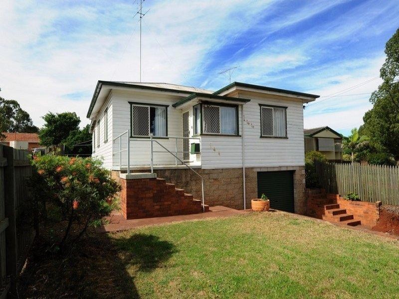 144 Ruthven Street, North Toowoomba QLD 4350