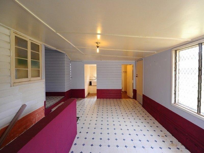 144 Ruthven Street, North Toowoomba QLD 4350