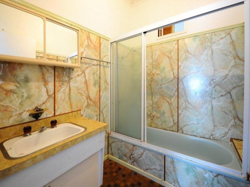 144 Ruthven Street, North Toowoomba QLD 4350