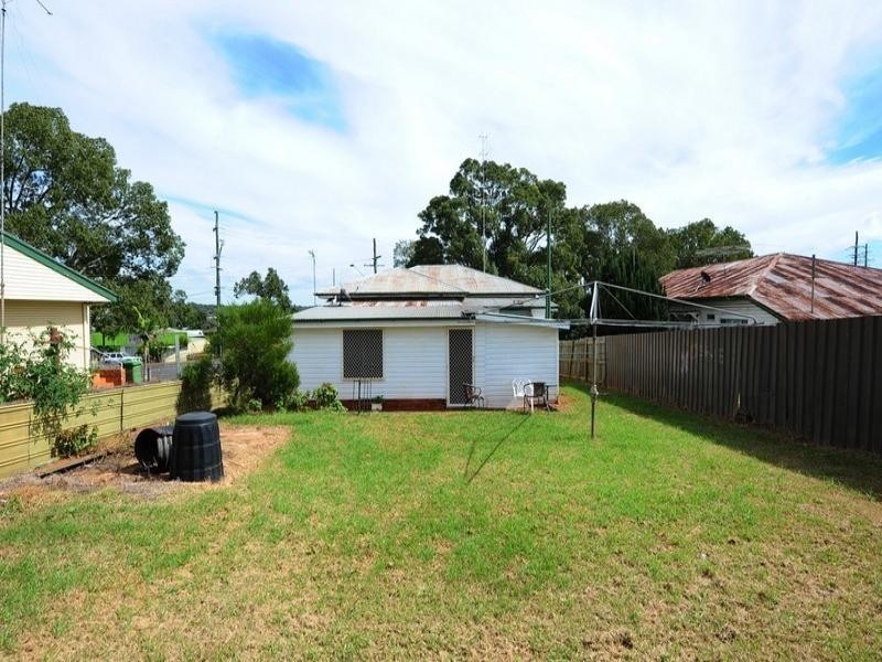 144 Ruthven Street, North Toowoomba QLD 4350