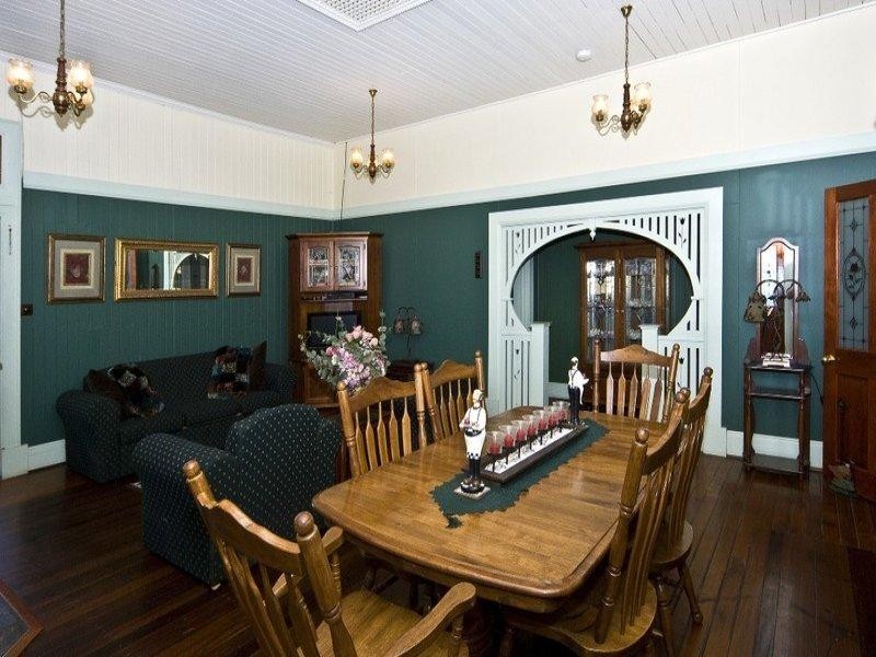 9 Earl Street, Jondaryan QLD 4403