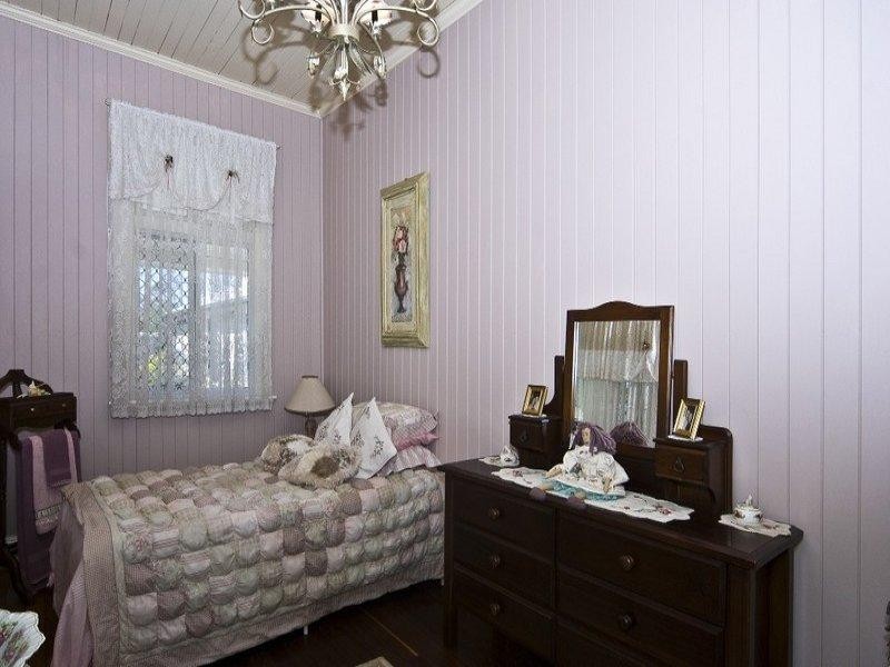 9 Earl Street, Jondaryan QLD 4403