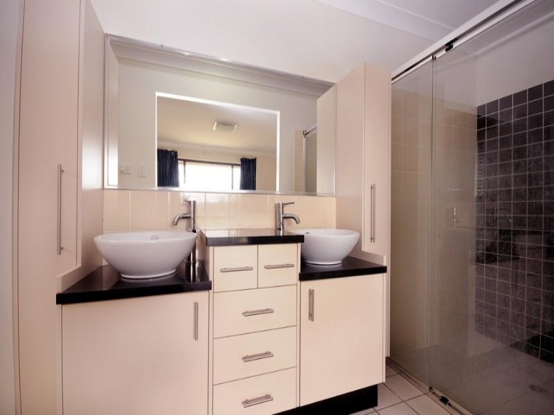 85 Nelson Street, Middle Ridge QLD 4350