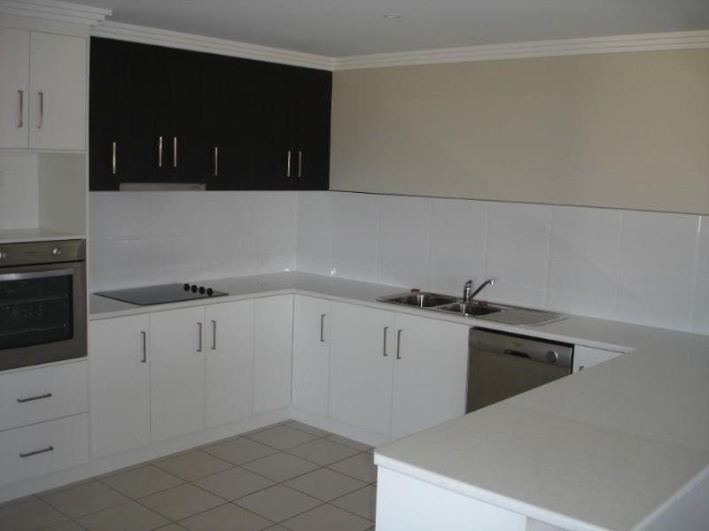 2/28 Cuttaburra Crescent, Glenvale QLD 4350