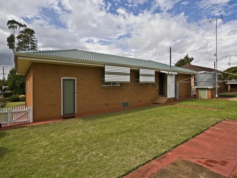 21 Gaydon Street, Newtown QLD 4350