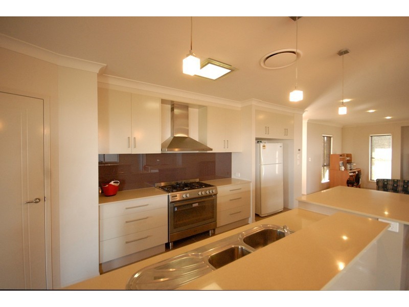 19 Bogong Court, Spring Bluff QLD 4352