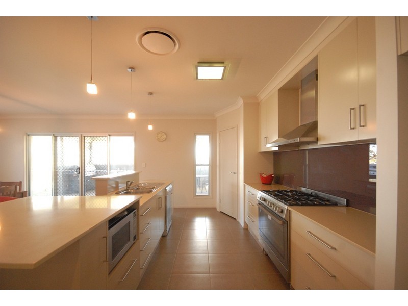 19 Bogong Court, Spring Bluff QLD 4352