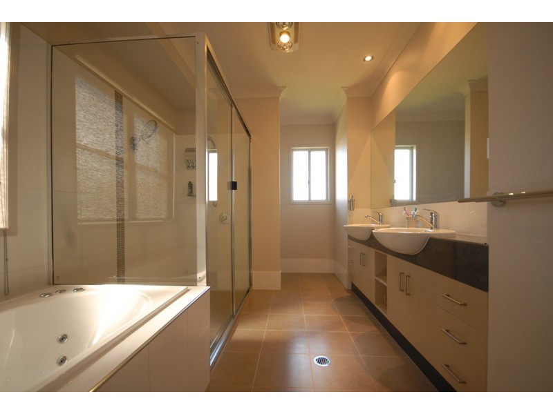 19 Bogong Court, Spring Bluff QLD 4352