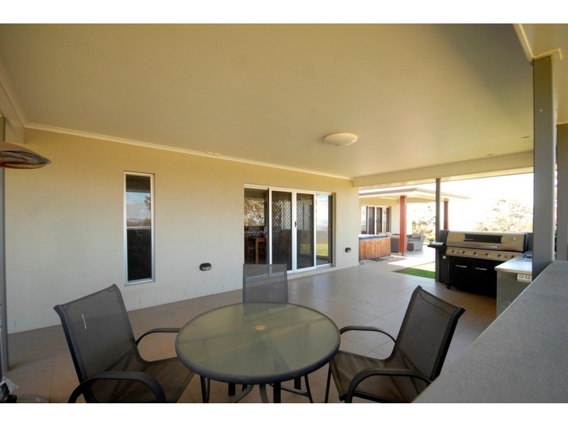 19 Bogong Court, Spring Bluff QLD 4352