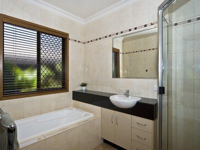 26 Manooka Crescent, Highfields QLD 4352