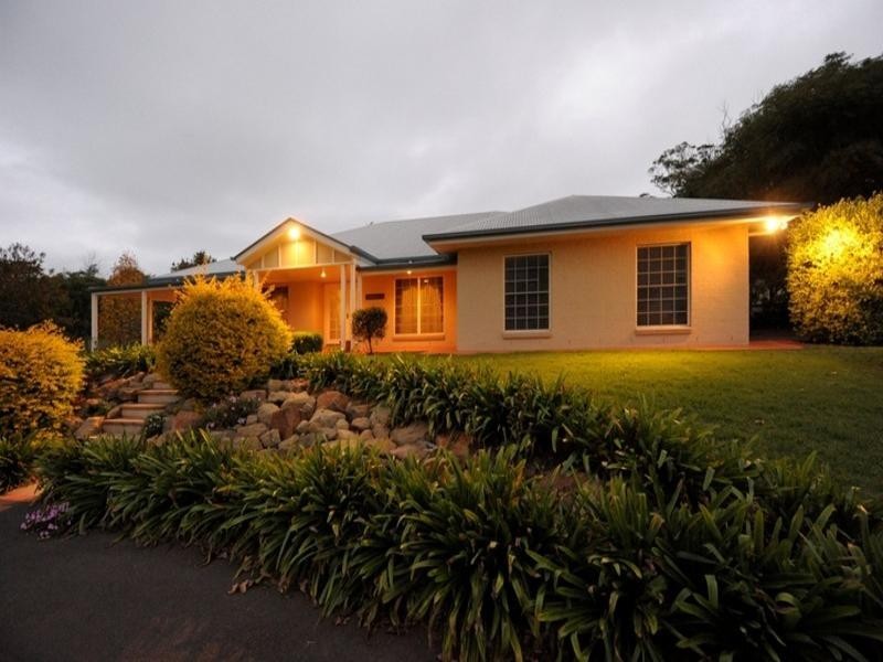 31 Grey Gums Drive, Blue Mountain Heights QLD 4350