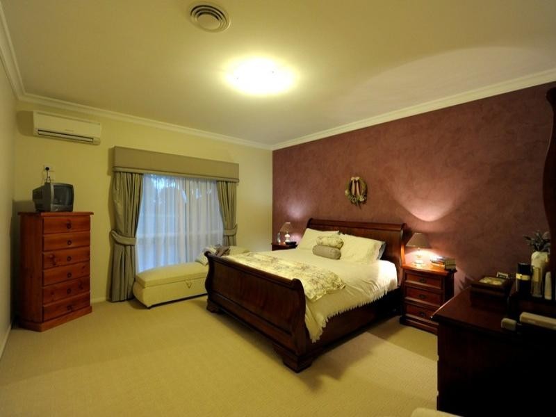 31 Grey Gums Drive, Blue Mountain Heights QLD 4350