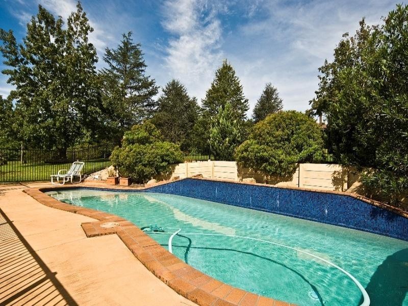 31 Grey Gums Drive, Blue Mountain Heights QLD 4350