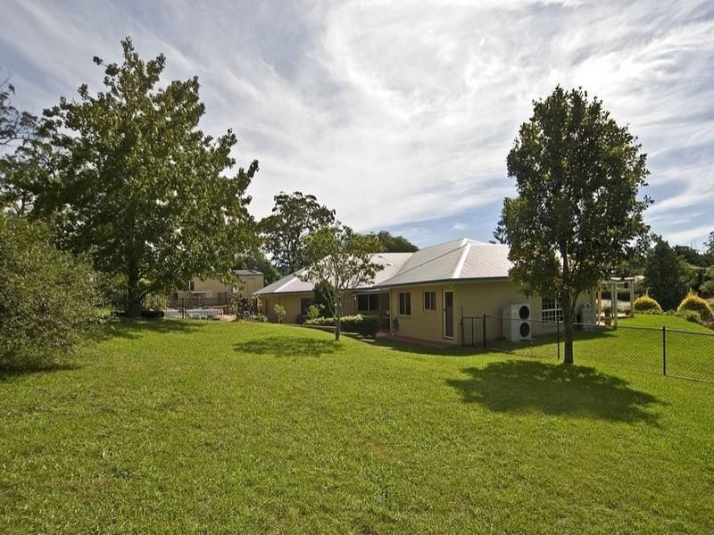 31 Grey Gums Drive, Blue Mountain Heights QLD 4350