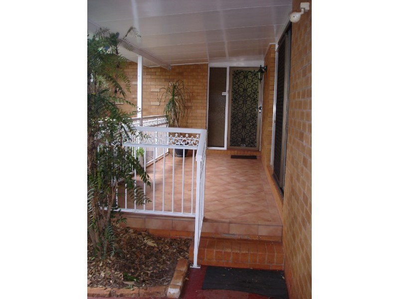 18 Smithfield Street, Harristown QLD 4350