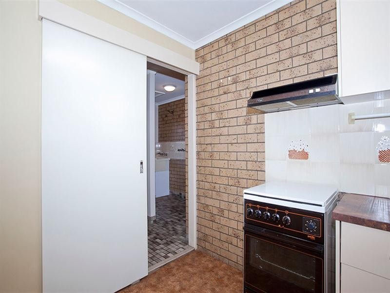 1/16a Lendrum Street, Newtown QLD 4350