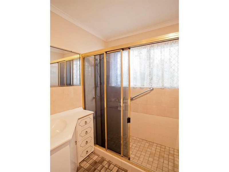 1/16a Lendrum Street, Newtown QLD 4350