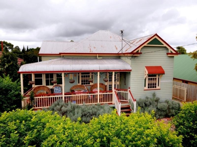 20 Robinson Street, North Toowoomba QLD 4350